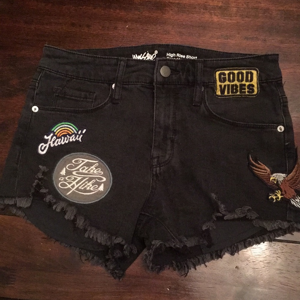 High Rise shorts with patch detail